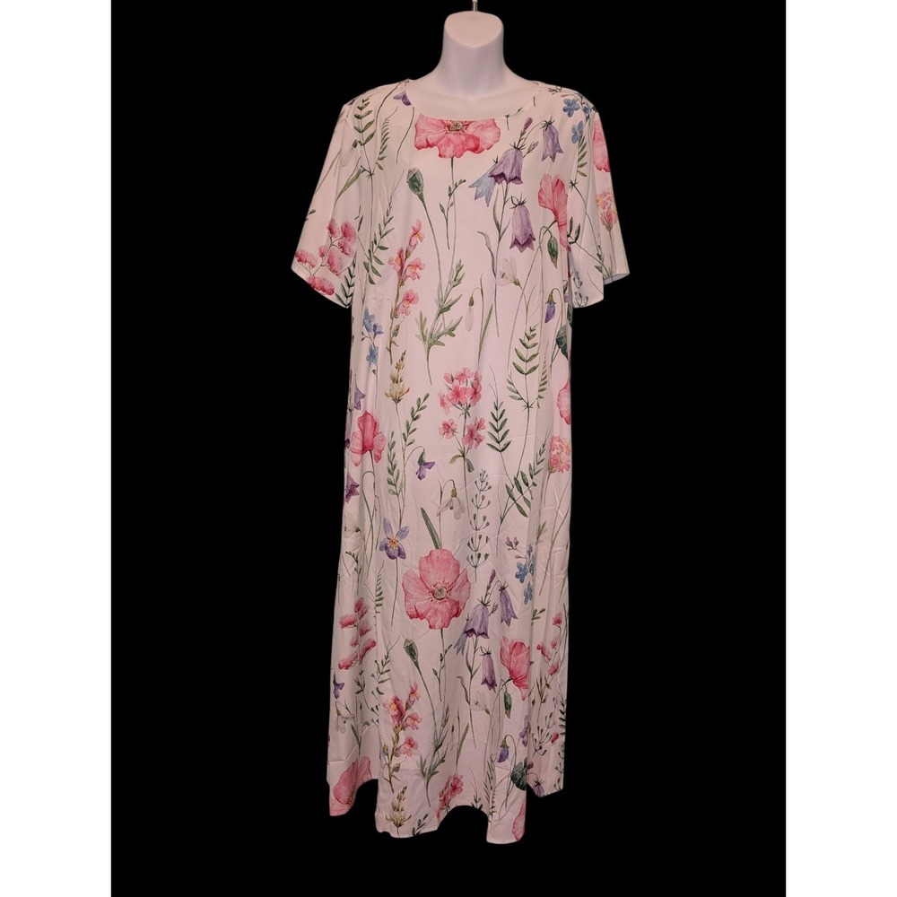 54 inch Long, Flowing. floral‎ print.  White Dress. extra large.